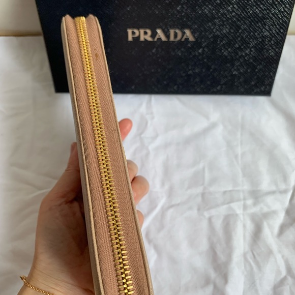 Prada Wallet - Picture 6 of 10